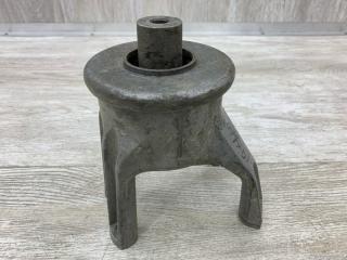 Запчасть подушка двигателя VOLKSWAGEN TRANSPORTER 2004