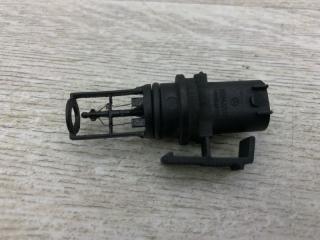 Фото запчасти датчик температуры всасываемого воздуха MERCEDES-BENZ E-CLASS 2007 контрактная запчасть Запчасть датчик температуры всасываемого воздуха MERCEDES-BENZ E-CLASS 2007