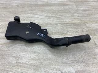 Запчасть горловина бачка стеклоомывателя AUDI A4 2009