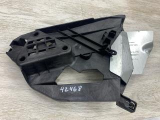 Фото запчасти кронштейн замка двери задний правый VOLVO XC60 2014 контрактная запчасть Запчасть кронштейн замка двери задний правый VOLVO XC60 2014