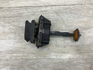 Запчасть ограничитель двери передний левый BMW X1 2011