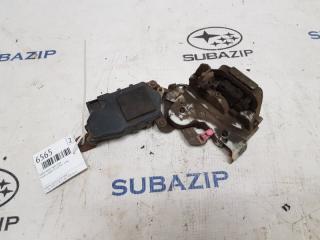 Замок двери задний правый Subaru Legacy 1996