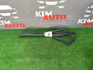 Уплотнитель стекла зад.прав. направляющий Kia Rio 3 HB 2013