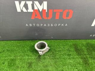 Фото запчасти фланец дроссельной заслонки Renault Logan 2014 Б/У запчасть Запчасть фланец дроссельной заслонки Renault Logan 2014