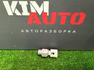 Фото запчасти датчик давления масла гур Renault Logan 2014 Б/У запчасть Запчасть датчик давления масла гур Renault Logan 2014