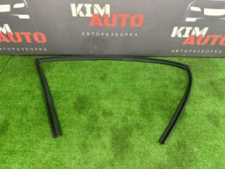 Уплотнитель стекла направляющий передний правый Kia Rio X 2021