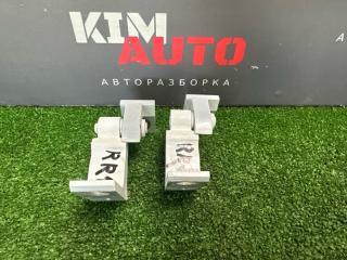 Петли двери задние правые Skoda Rapid 2016