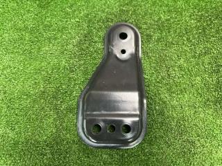 Кронштейн переднего подрамника передний правый Rapid 2016 1.6 CWVB