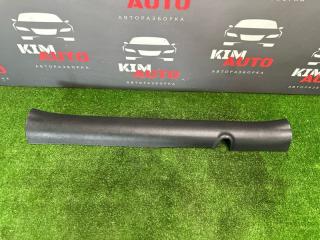 Накладка порога салона передняя правая Kia Rio 3 2014 Б/У Накладка порога салона передняя правая Kia Rio 3 2014