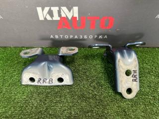 Запчасть петли двери задние правые Kia Ceed 1 2010