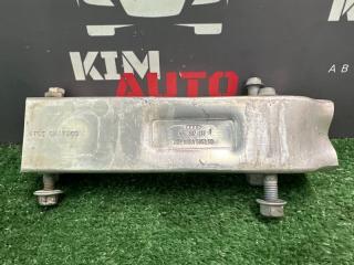 Фото запчасти кронштейн усилителя переднего бампера левый Audi A6 quattro 2007 Б/У запчасть Запчасть кронштейн усилителя переднего бампера левый Audi A6 quattro 2007