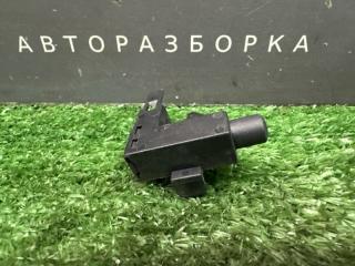 Концевик ручника Octavia 2014 A7 1.4 CHPA