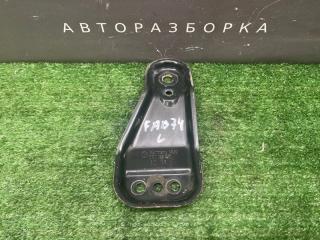 Кронштейн переднего подрамника левый Skoda Fabia 2 2011