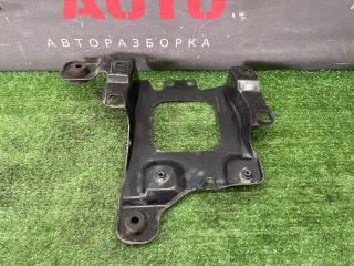 Запчасть кронштейн акб Ford Focus 2 2009