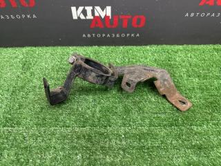 Фото запчасти кронштейн топливного фильтра Renault Kaptur 2017 Б/У запчасть Запчасть кронштейн топливного фильтра Renault Kaptur 2017