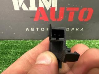 Концевик ручника Octavia 2014 A7 1.4 CHPA