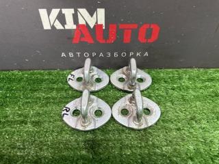Ответная часть замка двери Kia Ceed 1 2010