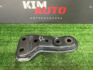 Запчасть кронштейн переднего подрамника правый Skoda Octavia 2018