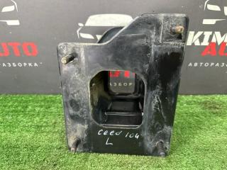 Кронштейн усилителя бампера задний левый Kia Ceed 2 2012 Б/У Кронштейн усилителя бампера задний левый Kia Ceed 2 2012