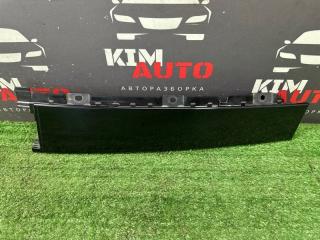 Запчасть накладка задней двери передняя правая Ford Focus 3 HB 2012