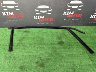 Уплотнитель стекла направляющий передний правый Ford Focus 3 HB 2012 Б/У Уплотнитель стекла направляющий передний правый Ford Focus 3 HB 2012