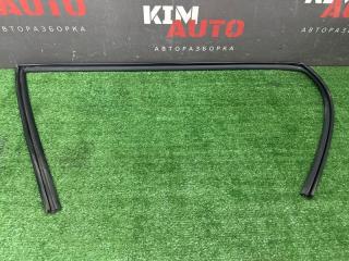 Уплотнитель стекла направляющий передний правый Kia Rio 4 2019