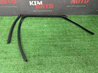 Запчасть уплотнитель стекла направляющий задний правый Ford Focus 2