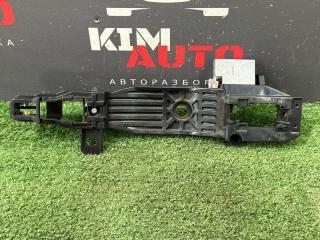 Запчасть кронштейн ручки двери передний левый Mazda 6