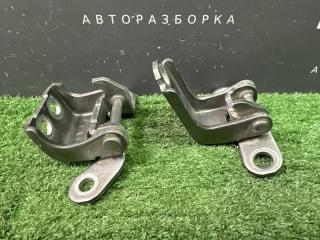 Петли двери задние правые Honda Civic 4D
