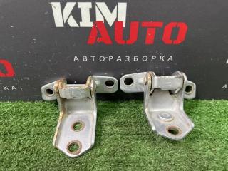 Запчасть петли двери задние правые Mazda 3