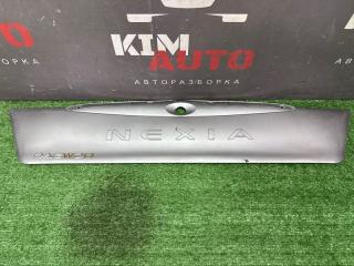 Запчасть молдинг крышки багажника Daewoo Nexia