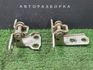 Петли двери задние левые Estina