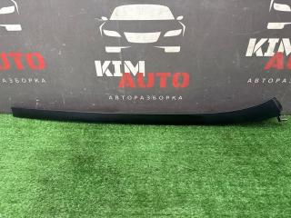 Запчасть молдинг лобового стекла правый SEAT ALTEA