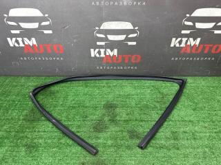Уплотнитель стекла направляющий передний левый Kia Ceed 2 2015 Б/У Уплотнитель стекла направляющий передний левый Kia Ceed 2 2015