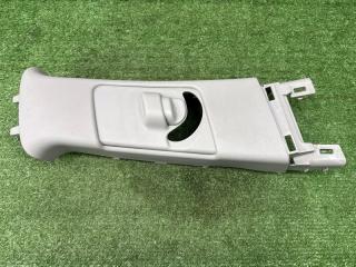 Накладка центральной стойки верхняя правая Civic 4D
