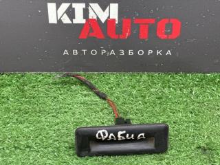 Кнопка открывания багажника Skoda Fabia 2