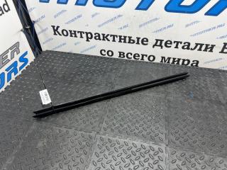 Уплотнитель стекла двери передний левый BMW