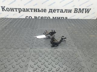 Кронштейн левый BMW 320iX