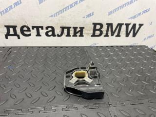 Кронштейн радиатора правый BMW 328iX