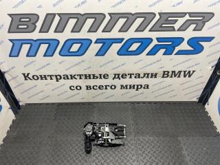 Кронштейн ручки двери левый BMW 750Li 2013