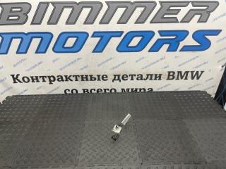Кронштейн крыла правый BMW 750Li 2013