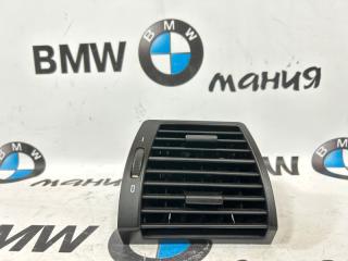 Запчасть дефлектор воздуховода правый BMW X5 2005