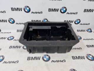 Аккумуляторный ящик BMW X5 2005