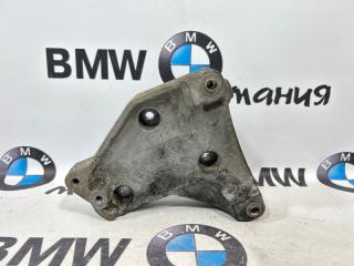 Кронштейн компрессора кондиционера BMW X5 2008 контрактная Кронштейн компрессора кондиционера BMW X5 2008