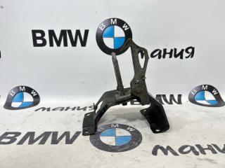 Крюк замка капота левый BMW X5 2008 контрактная Крюк замка капота левый BMW X5 2008