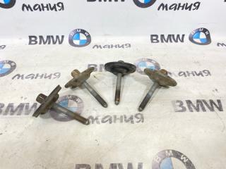 Болты подрамника задние BMW 5 1999