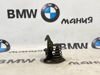 Крюк замка капота BMW X3 2008 контрактная Крюк замка капота BMW X3 2008