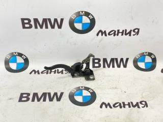 Крюк замка капота BMW X5 2005 контрактная Крюк замка капота BMW X5 2005