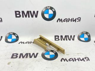 Заглушка крепления сиденья передняя правая BMW X5 2011