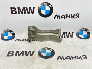Кронштейн крепления правый BMW X5 2009 контрактная Кронштейн крепления правый BMW X5 2009